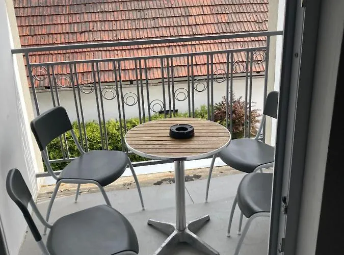 V Ráji *